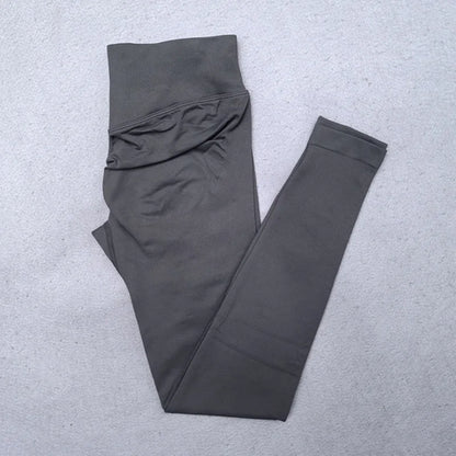 New Seamless Yoga Set Women Gym Clothing Scrunch Bum Legging Padded